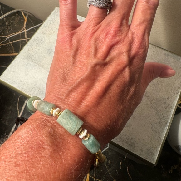 NWT Spartina Amaxonite Stone & Shell Stretch Bracelet 10mm. Beautiful! - Picture 5 of 6